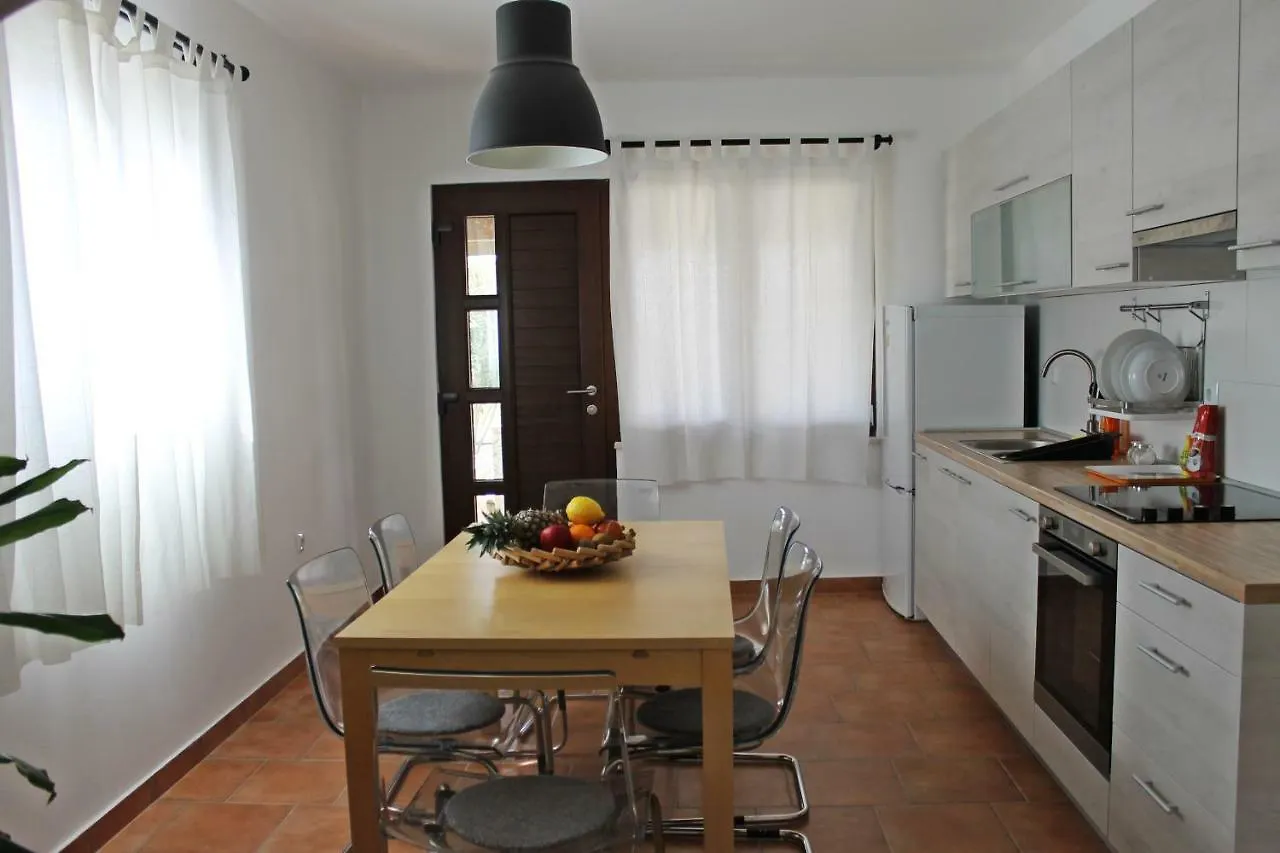 Apartments Dina Πούλα